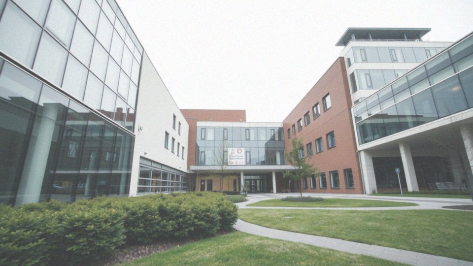 Jakie są wskaźniki jakości usług neurochirurgicznych w Krakowie?