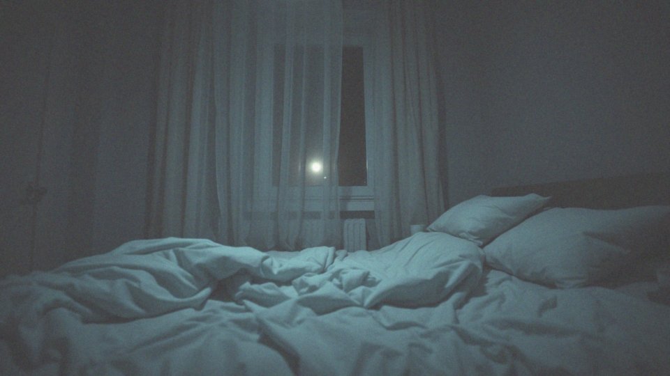 Jakie są objawy towarzyszące nocnym potom?