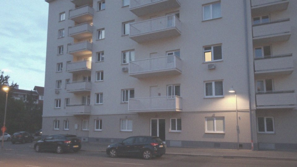 Co powinno zawierać regulamin dotyczący ciszy nocnej w wspólnocie mieszkaniowej?
